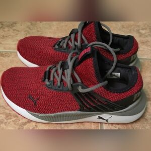 Puma kids sneaker, Size 4, Color Red